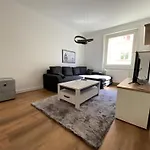 Schoener Wohnen In Ost *