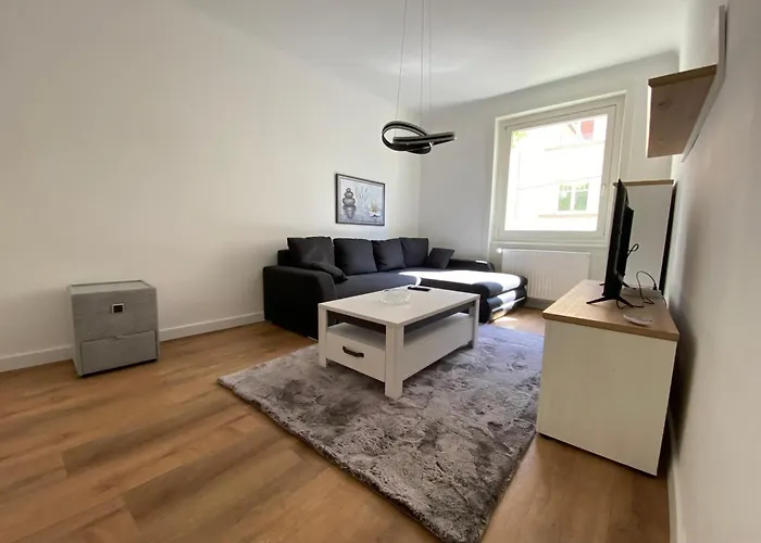 Schoener Wohnen In Ost *